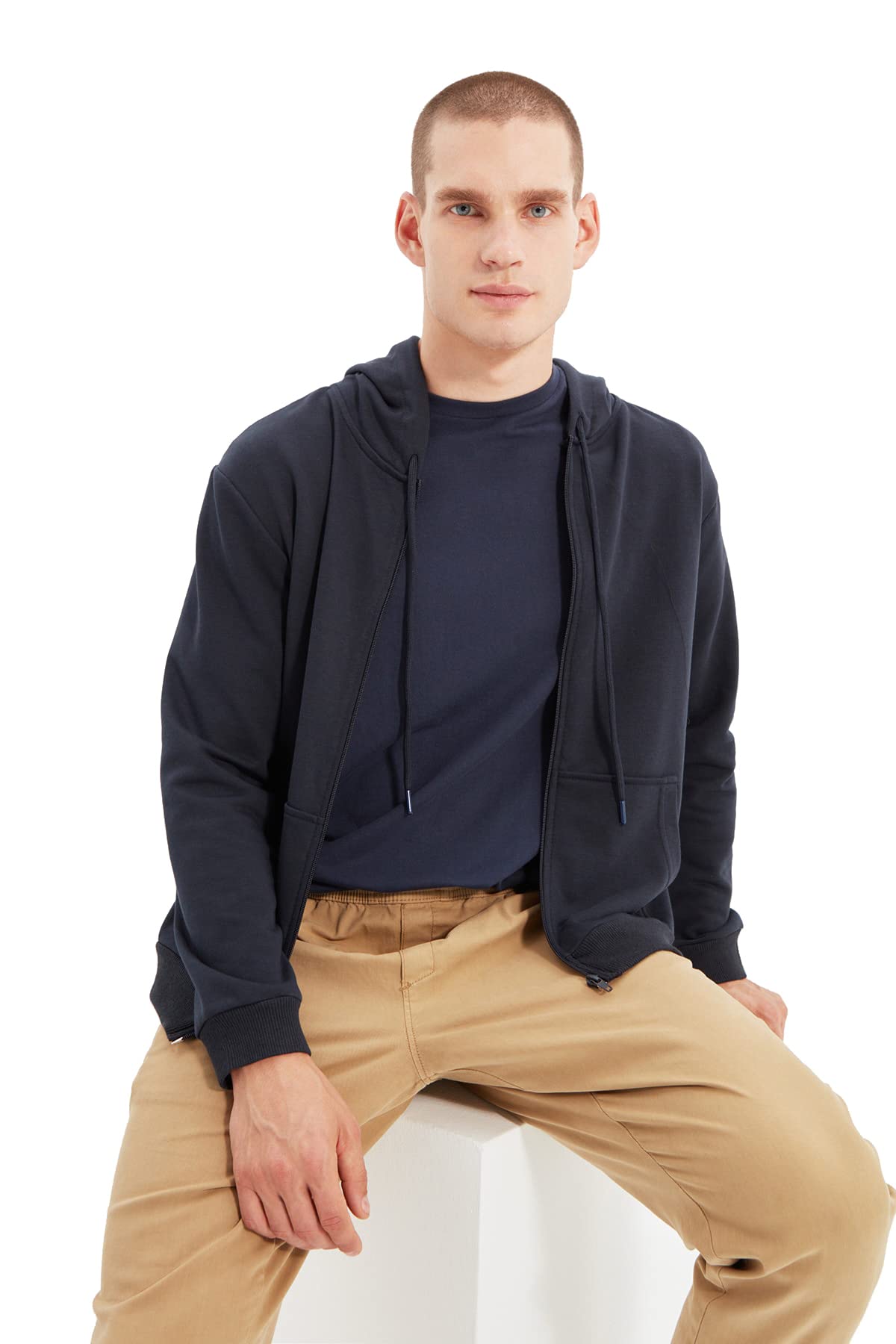 Trendyol Herren Navy Blue Basic-Kapuzen-Normal-Fit-Reißverschluss-Sweatshirt, Mittel