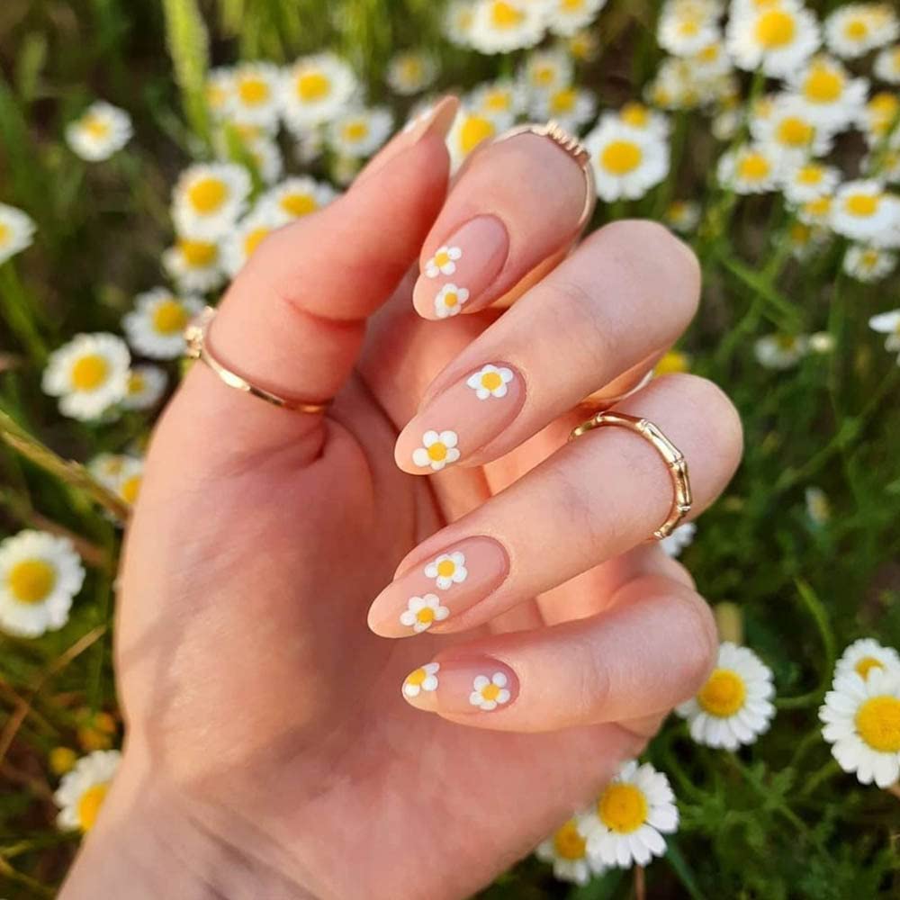 24 PCS Nude Short Press on Nails Cute Almond False Nails Acrylic Daisy Fake Nails Full Cover Nails Tips Artificial Finger Manicure for Women and Girls