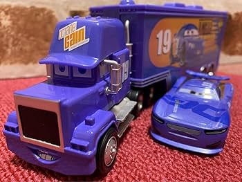 ディズニー　海外　トレーラー　トラック　ミニカー　３台セット ディズニー 海外 トレーラー トラック ミニカー 3台セット