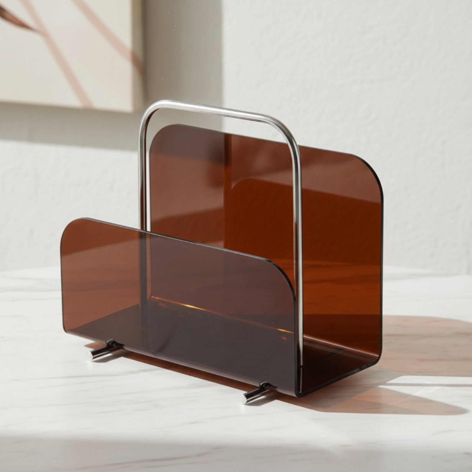Colcolo Porta Riviste Acrilico Moderno Organizer Giornali Libri da Tavolo con Manico Integrato Perfetto Ordine E Stile per Casa Soggiorno Scrivania Ufficio Lettura, Marrone