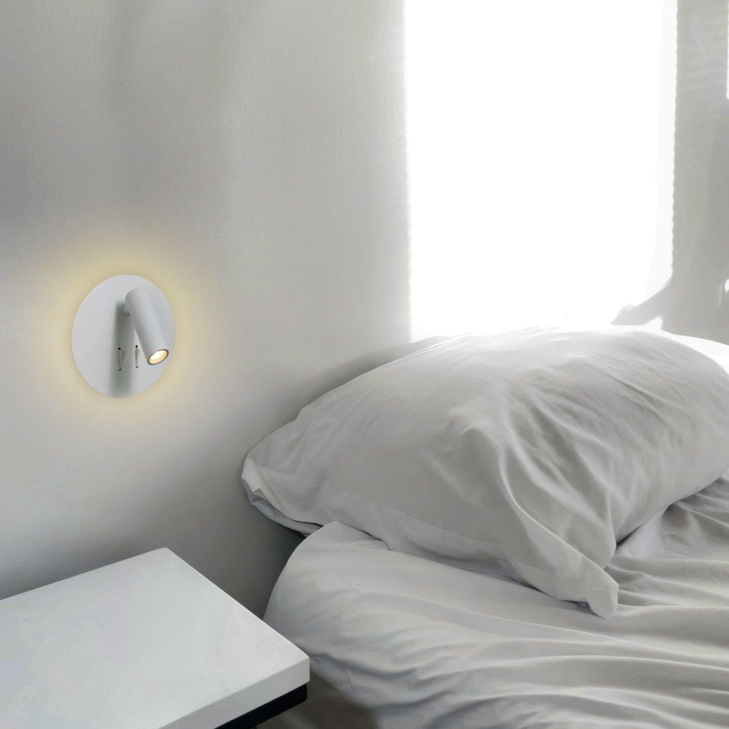 Barcelona LED Applique da Parete - Faretto Orientabile 3W + Illuminazione Perimetrale 6W, Luce Bianco Caldo, Design Moderno in Alluminio,Applique da Interno per Soggiorno, Camera da Letto, Bagno