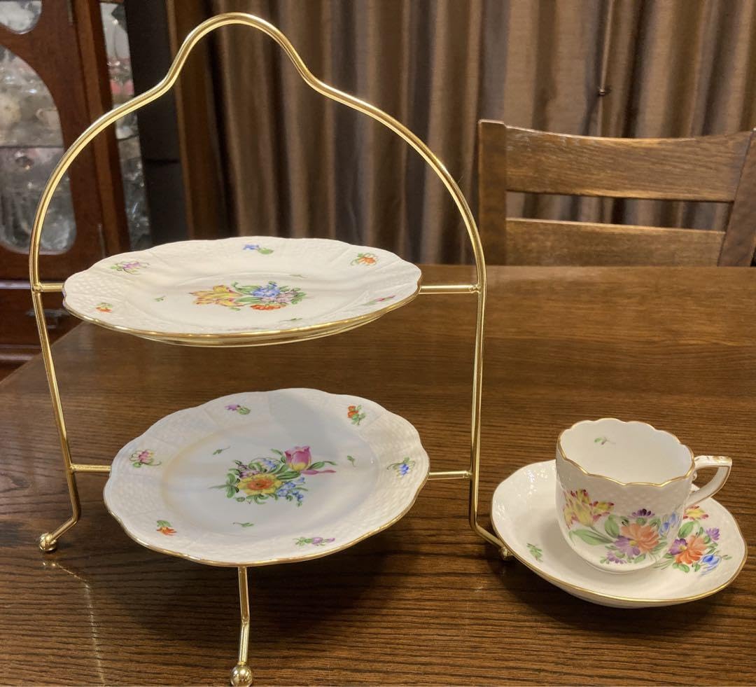 【美品】ヘレンド チューリップの花束 プレート2枚とケーキスタンド Amazon.co.jp: ヘレンド チューリップの花束 プレート2枚とケーキ