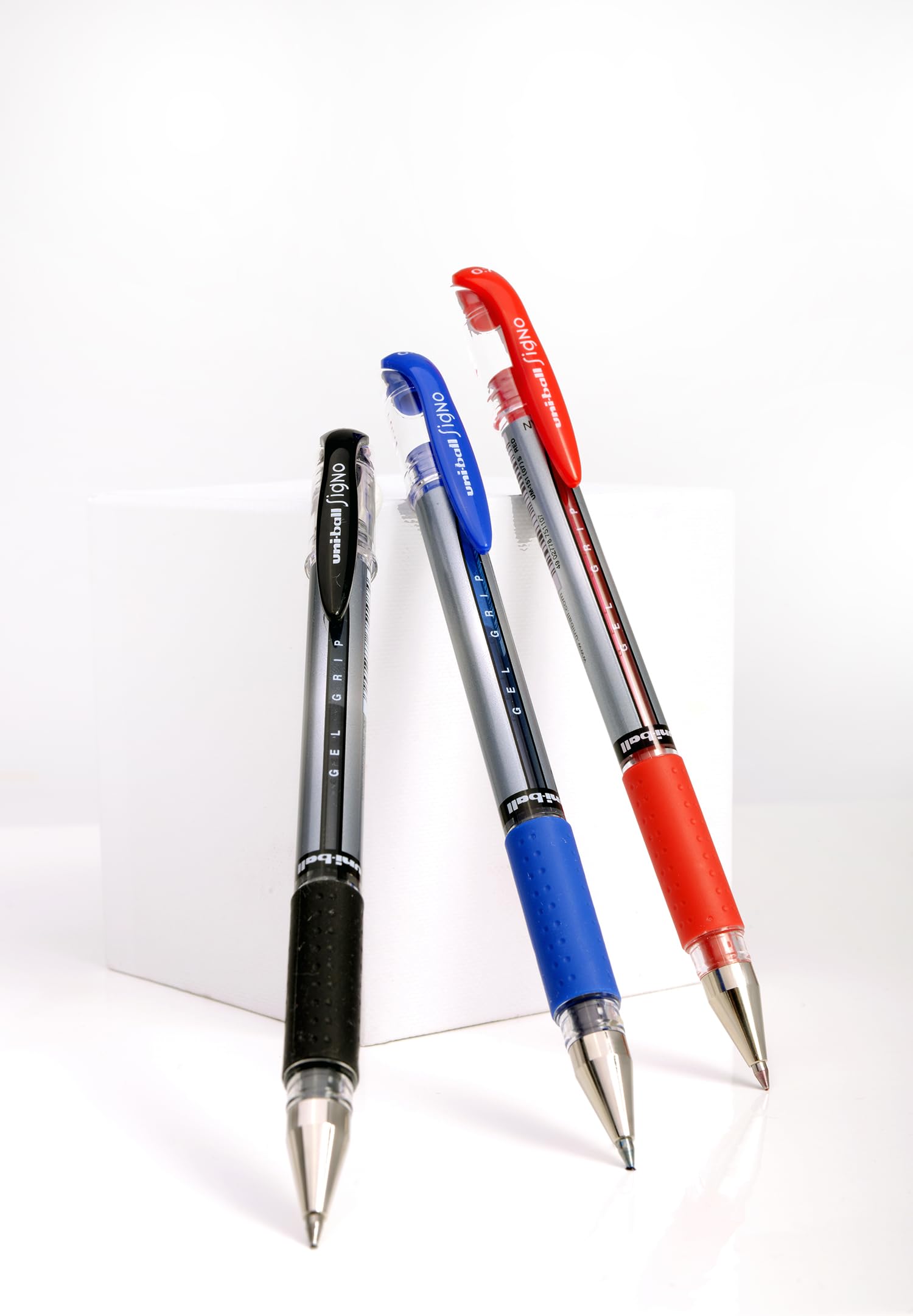 uni-ball UM-151 Signo Gel Grip Rollerball Pen - 0.7mm - In Envelope Gift Packaging (Pack of 5, Blue) - Image 4
