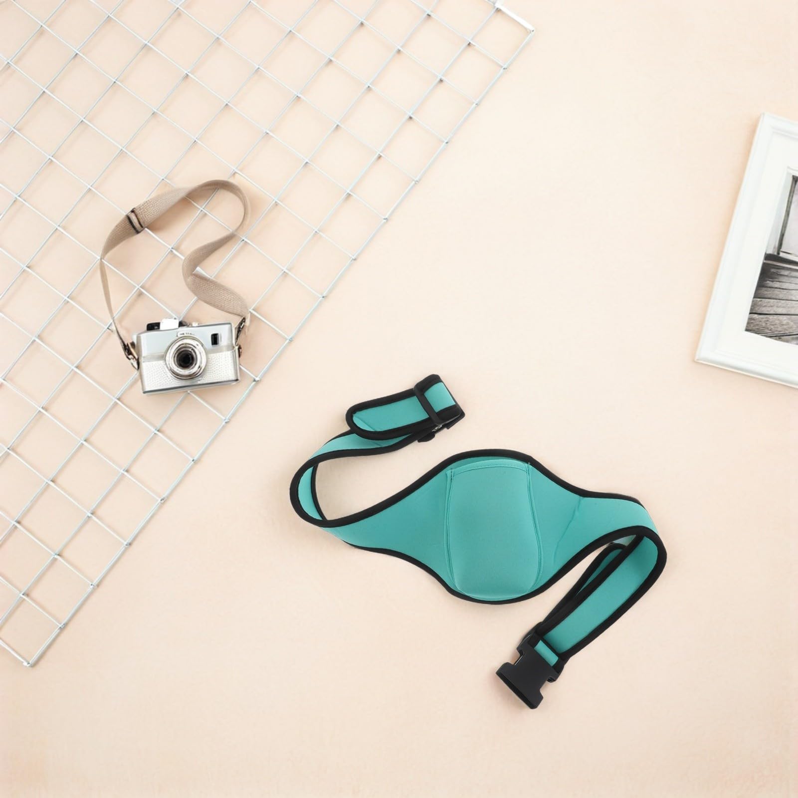 WOONEKY Lot de 2 Ceintures de Course en Néoprène Imperméable Ceinture de Yoga Fluorescente Verte et Bleue Porte-Téléphone Sport Léger et Ajustable pour Jogging Femme Marche Vélo et
