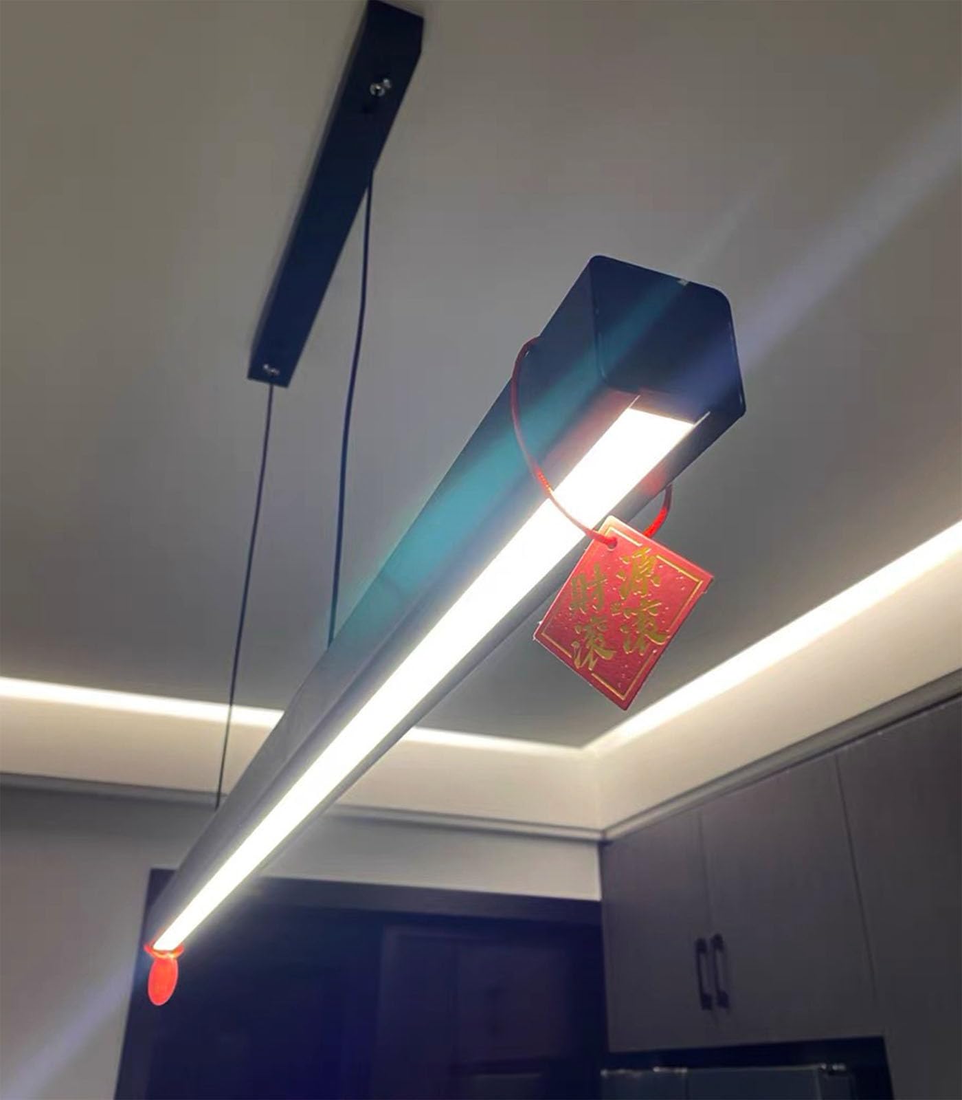 Lampada a sospensione a LED minimalista dimmerabile nera per tavolo da pranzo L120cm Lampada a sospensione a LED design lineare Lampada a sospensione da cucina Lampadario regolabile in altezza Sala da