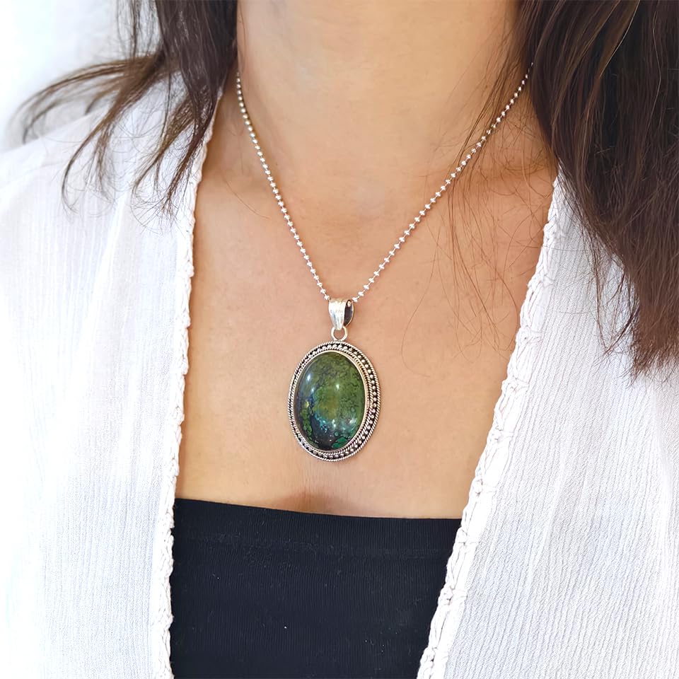 Collier amulette turquoise pour retrouver sérénité et énergie positive