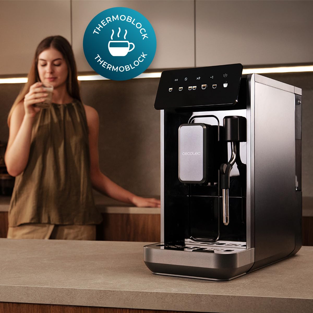 Cecotec Macchina da Caffè Superautomatica Cremmaet Lungo Steam. 19Bar, Thermoblock, 5 Bevande, Vaporizzatore, 5 Livelli di Macinatura, Doppio Braccio, Decalcificazione, Serbatoio Acqua 2L, 280g Caffè