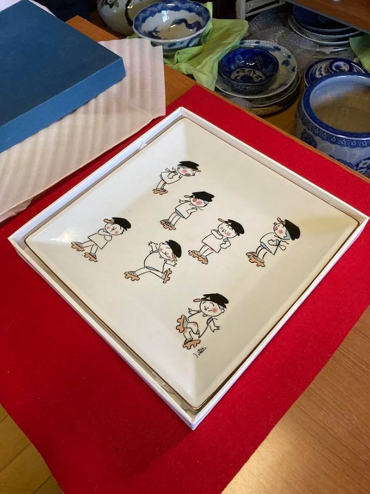 フクちゃん‼️記念キャラクター皿‼️コレクター必見‼️作者横山隆一さんファンの方へ。 Amazon.co.jp: フクちゃん記念キャラクター皿コレクター必見作者