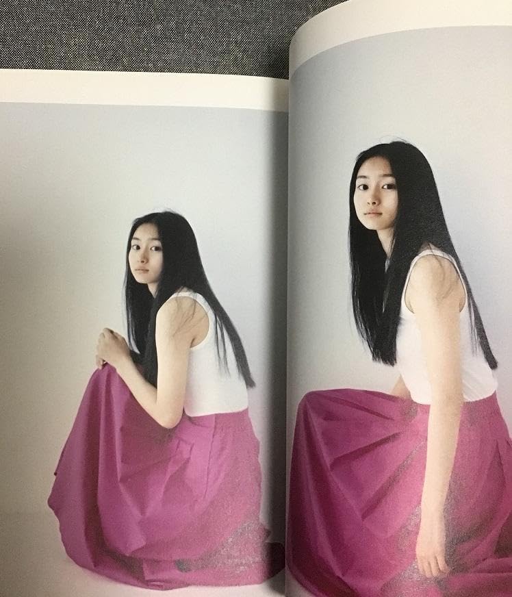 直筆サイン　Seven sips of water. : 忽那汐里写真集 忽那汐里 写真集『seven sips of waterr.』 サイン本 新品