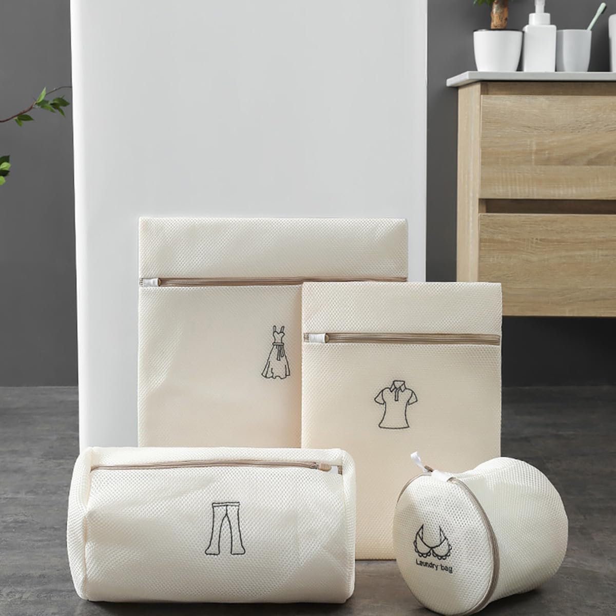Set di Sacchetti per Lavanderia a Rete 6 Pezzi in Poliestere | Beige, per Lavatrice e Viaggio, Rete Fine, Aiuta a Ridurre Deformazioni e Scolorimenti