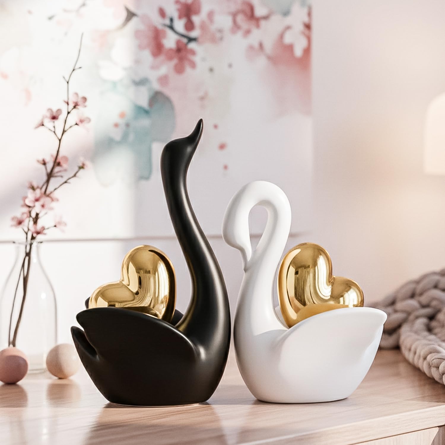 Couple de cygnes mignons pour décoration d'intérieur et salon