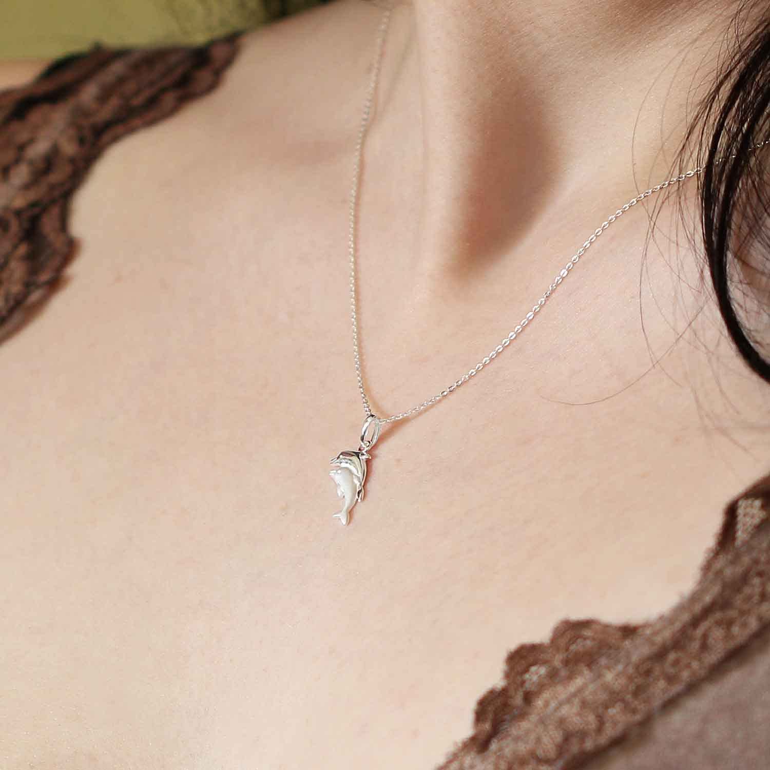 CLEVER SCHMUCK -SET Silberanhänger Delfinpaar, matt und glänzend kombiniert und Ankerkette 40 cm, beide aus 925er Silber, Sterling-Silber Kunststoff