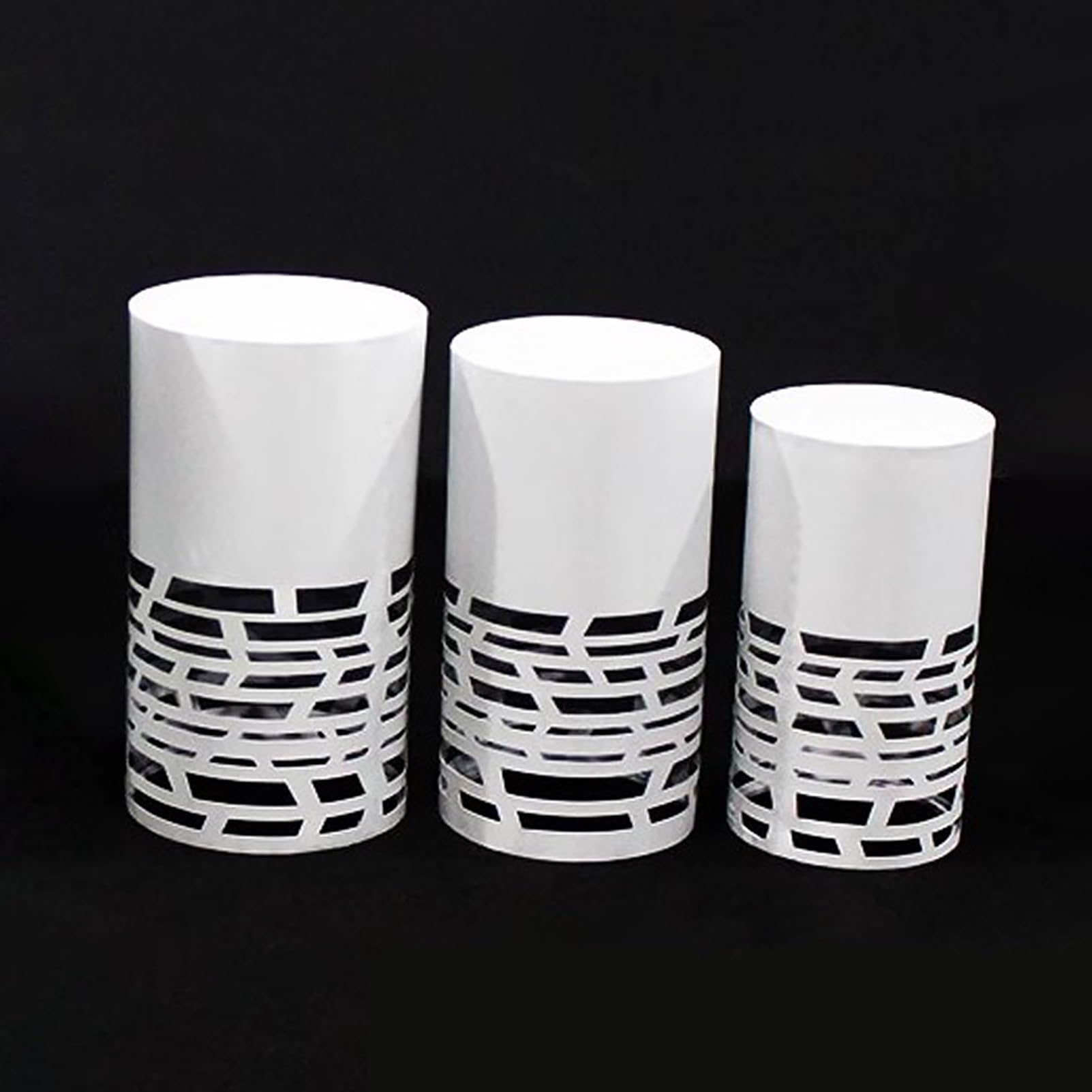 Socles cylindriques ronds blancs haut de gamme pour vitrine d art et ceremonie prestigieuse