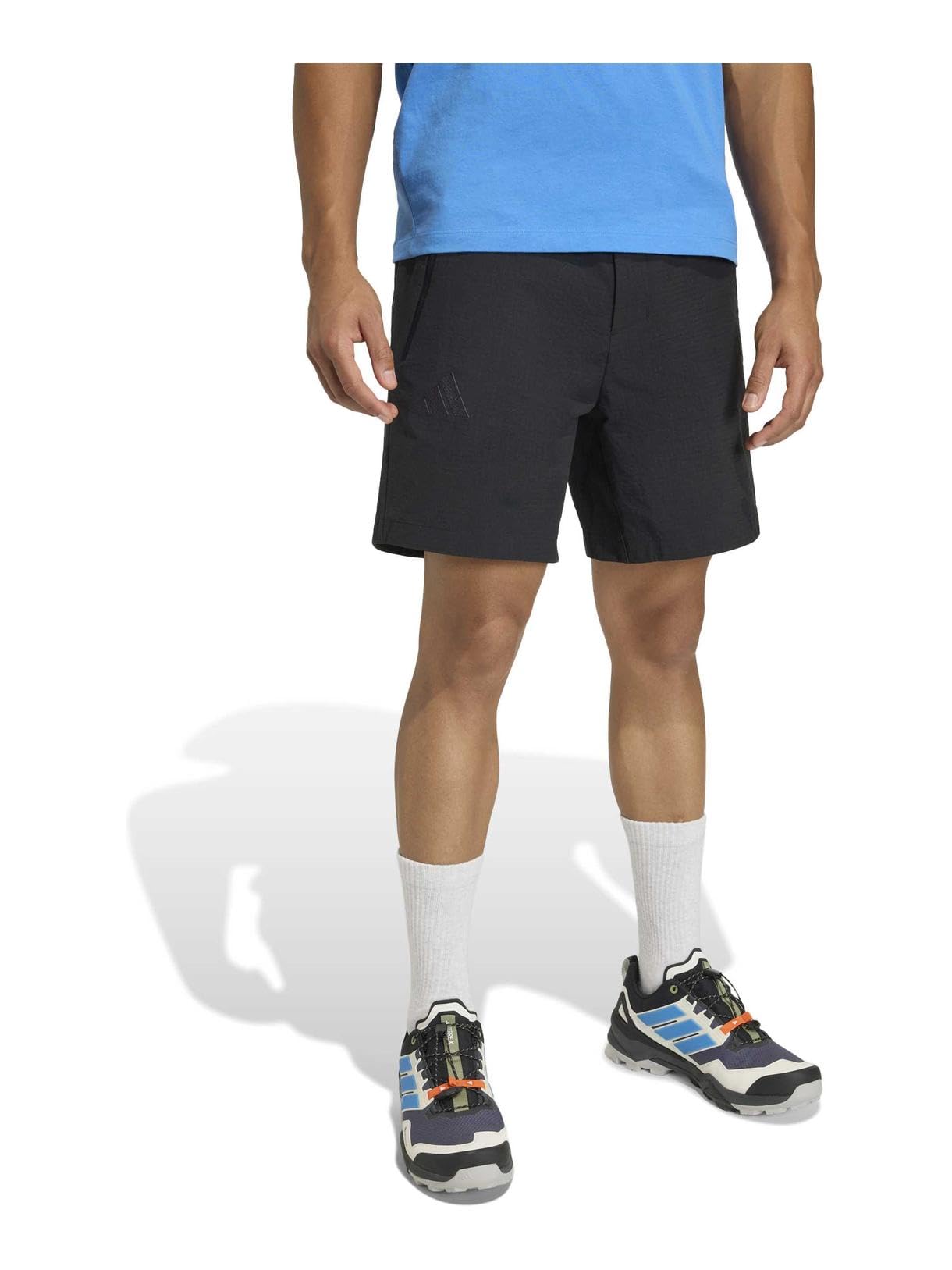 adidas Xperior Mid Herren Trekking Shorts inkl. Gürtel Leichte, elastische Wandershorts mit recyceltem Material, hohem Bund