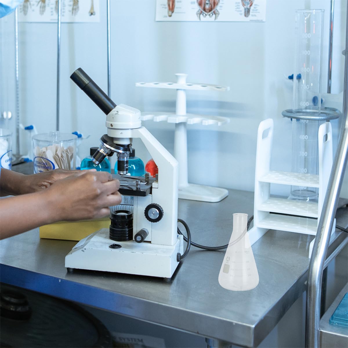 TOPBATHY Matraces Erlenmeyer Cónicos sin Olor Juego de 4 de Vidrio de Borosilicato Medición Precisa para Experimentos Escolares y Laboratorio