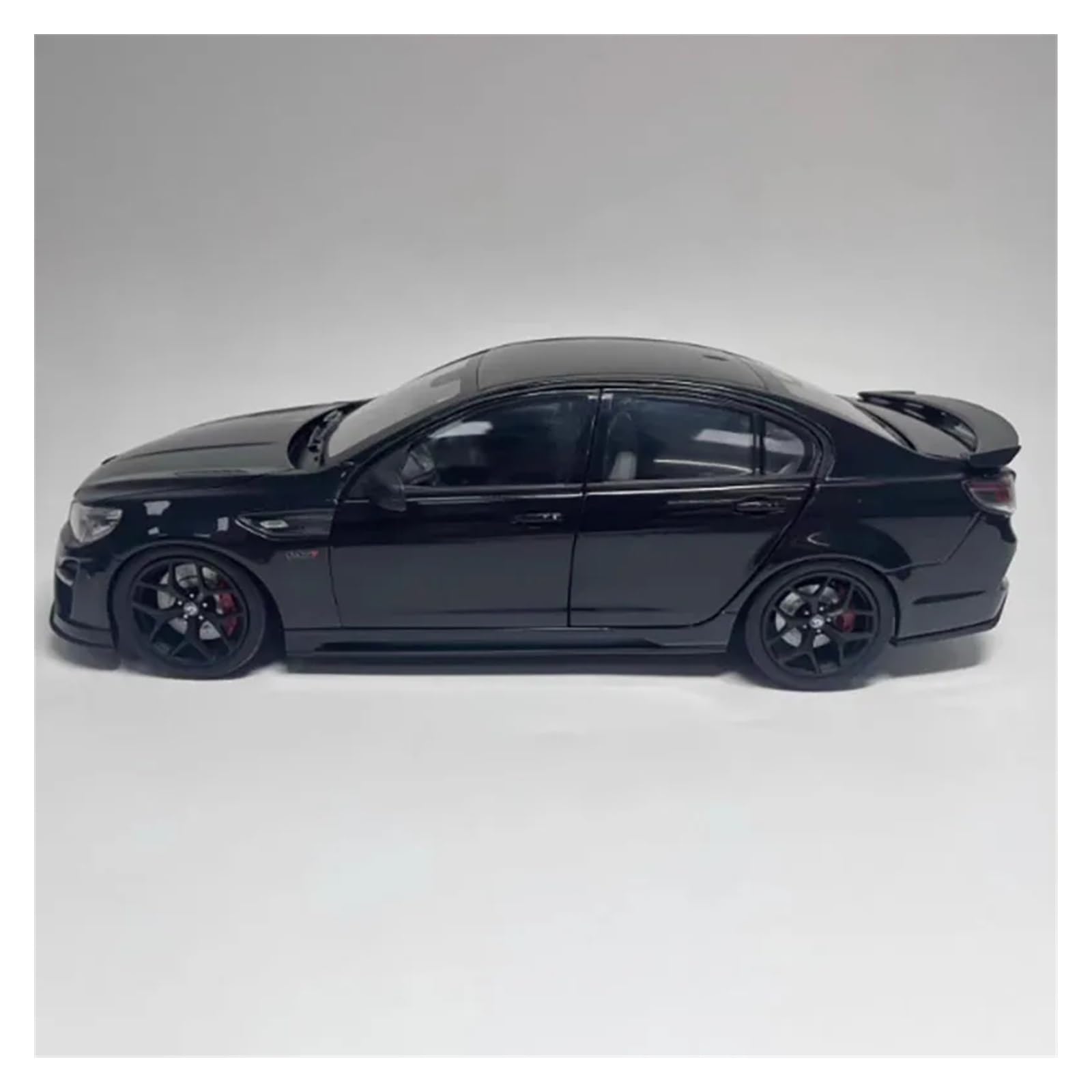HSV GTSR W1 1/18スケール ブラック 限定版 HSV GTSR W1 1/18スケール ブラック 限定版 Biante 1/18 Scale Holden