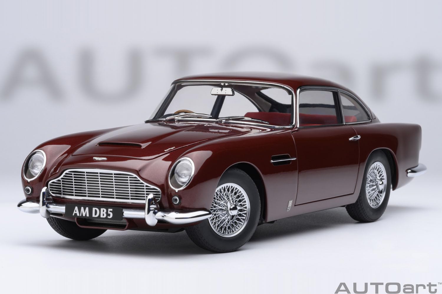 AUTOart 70289 1/18 Aston Martin DB5 dunkelrot metallisches Endprodukt