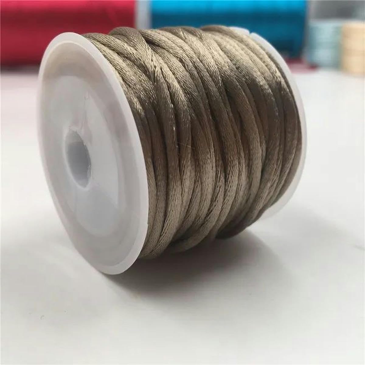 2 mm 10-225 metros/rollo Nudo chino Cordón de satén Trenzado Seda Macramé Cuerda Hilo Alambre DIY Pulseras Fabricación Hallazgos Abalorios-Rojo claro 814-250 yardas rollo