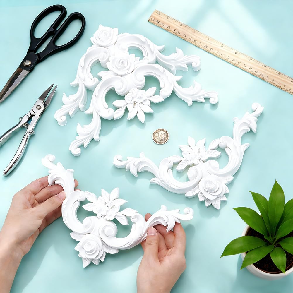 NBEDAS 4 pz Kit Modanatura Angolare per Soffitto, Pannelli Decorativi con Volute 3D Ornate In PU, 18.3x18.3cm Bianchi per Decorazioni Da Parete per Soggiorno Camera Letto Interni Cornici decorative
