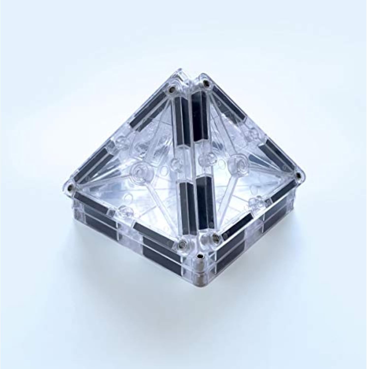 MAGNA-TILES Ice 16-Piece Magnetic Construction Set, The ORIGINAL Magnetic Building Brand