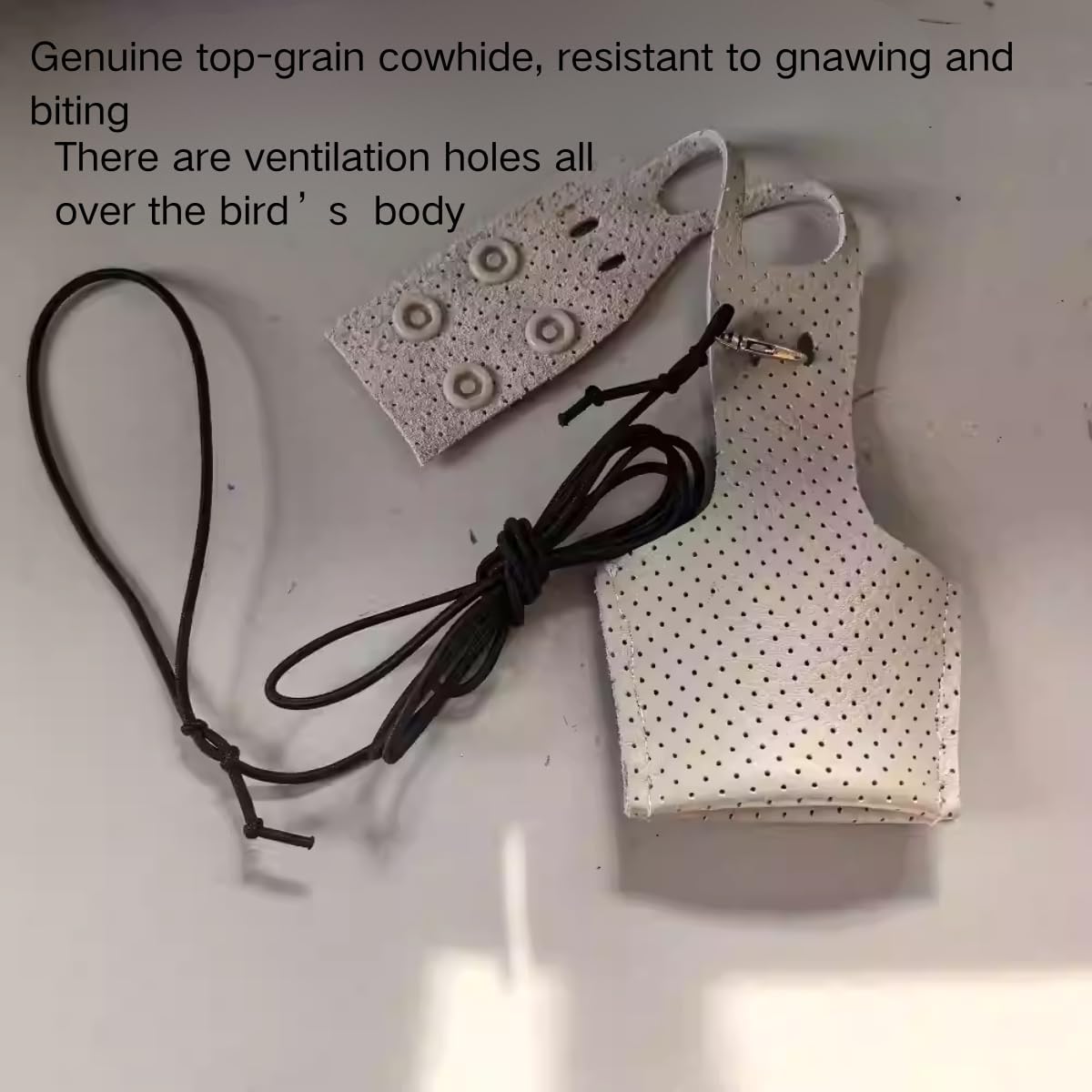 Premium Genuine Cowhide Bird Flight Harness Anti Bite Breathable Parrot Diaper Parrot Suit with Leash for Parakeet Conure Quaker Flying Clothes Rope and Handle (with Leash,Medium)