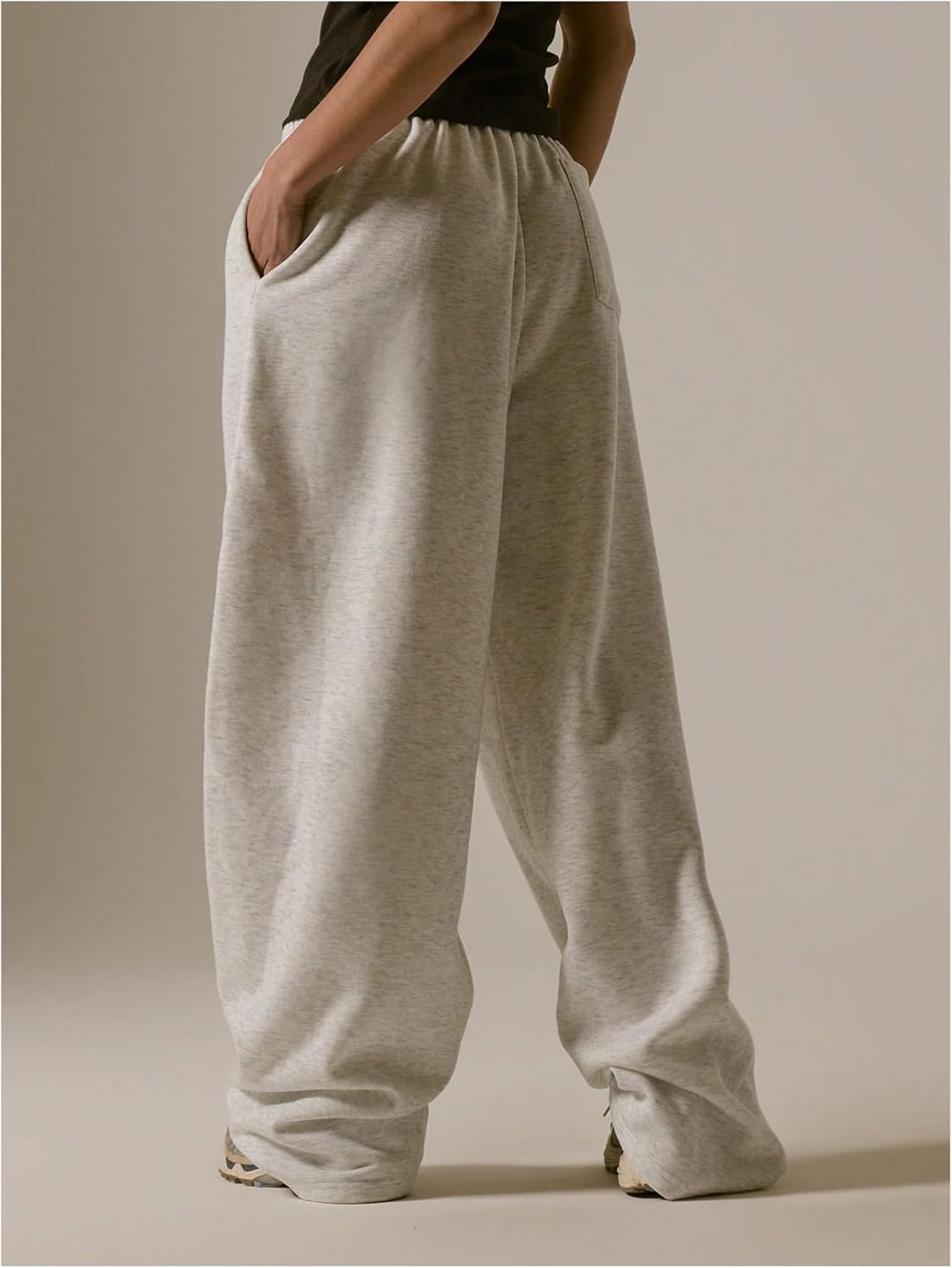 Women's Wide Leg Baggy Sweatpants Fall Casual Elastic Waist Loose Workout Gym Trousers with Pockets - Image 3