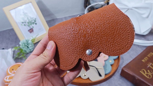 Tellegloww 5 Pcs Soft Leather Sunglasses Bag Sunglass Holder for