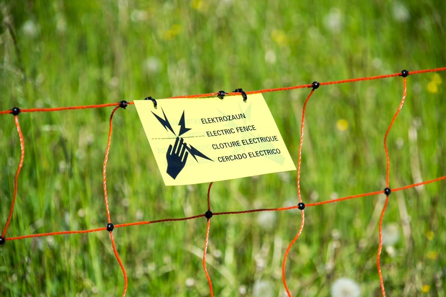 horizont Hundezaun 50m lang 90cm hoch, elektrifizierbar, Hundenetz, Zaun für Garten, Hundezaun Camping, 14 Kunststoffpfähle mit Doppelspitze, mobiler Hundezaun, Hundeauslauf