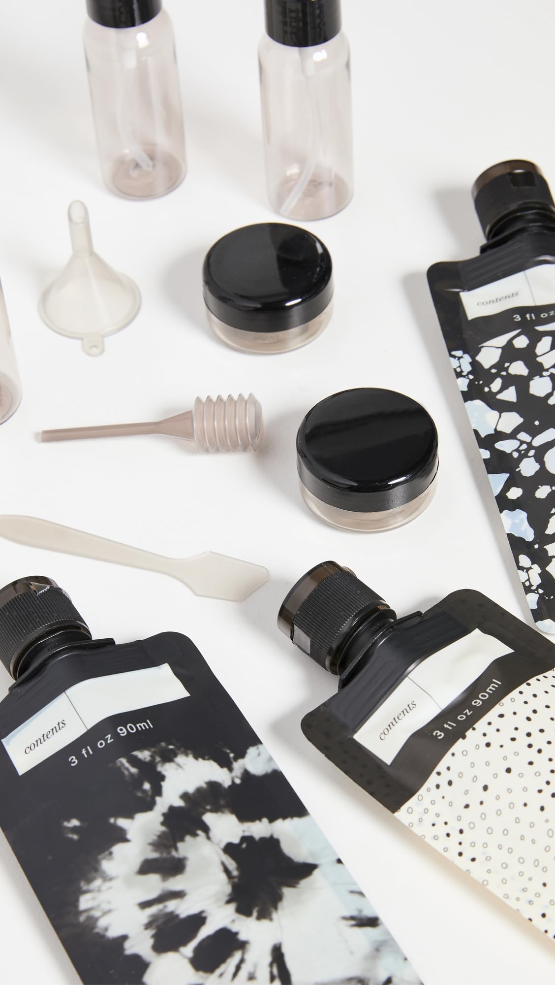 Kitsch Set da Viaggio 11 Pezzi per Toiletries – Kit Essenziale per Shampoo, Balsamo, Lozione e Altro, Contenitori Ricaricabili da Viaggio a Prova di Perdite – Nero & Avorio