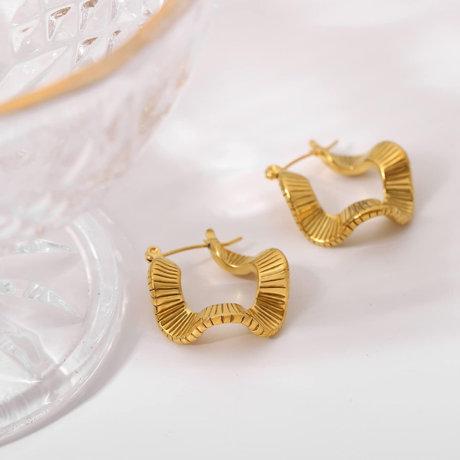 8YEARS Chunky Gold Hoop Earring for Women, 18K Gold Plated Lightweight Thick Hoops, Hypoallergenic Trendy Jewelry for Gift - Image 8