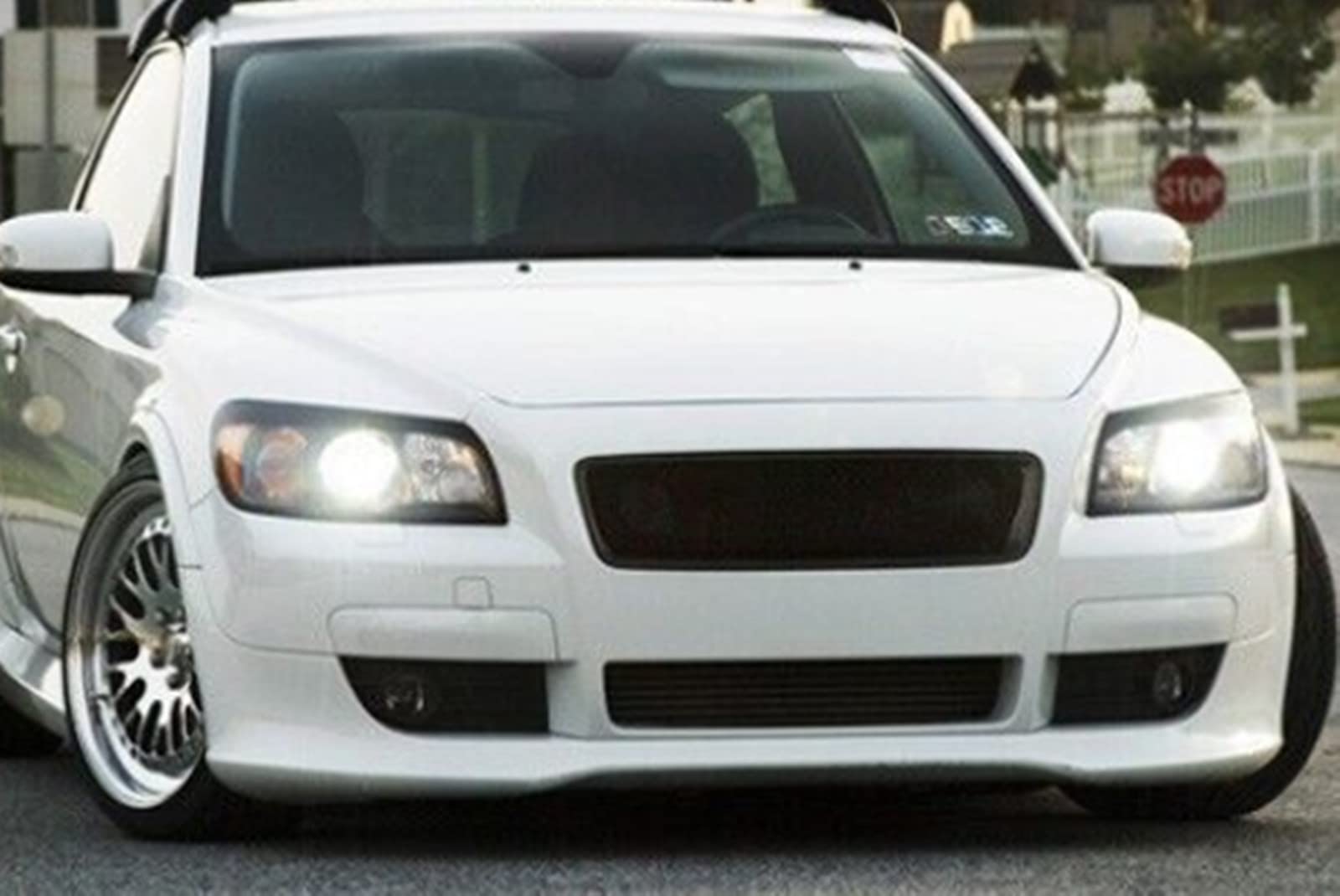 Grill siatkowy zderzaka przedniego do Volvo C30 2007-2009 włókno węglowe matowy czarny
