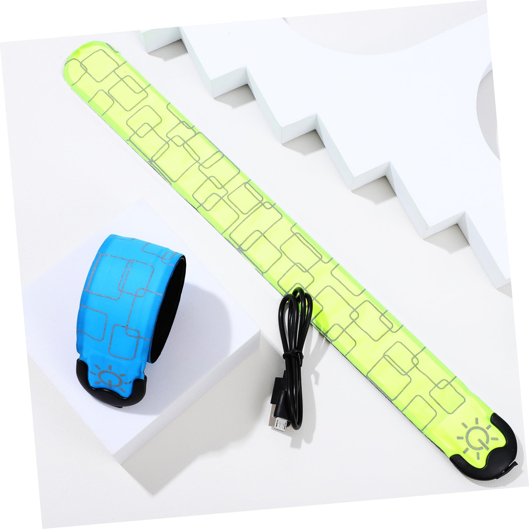 Toyvian 4pièces Bracelets LED Réfléchissants Rechargeables par USB Lot pour Course à Pied Et Promenades