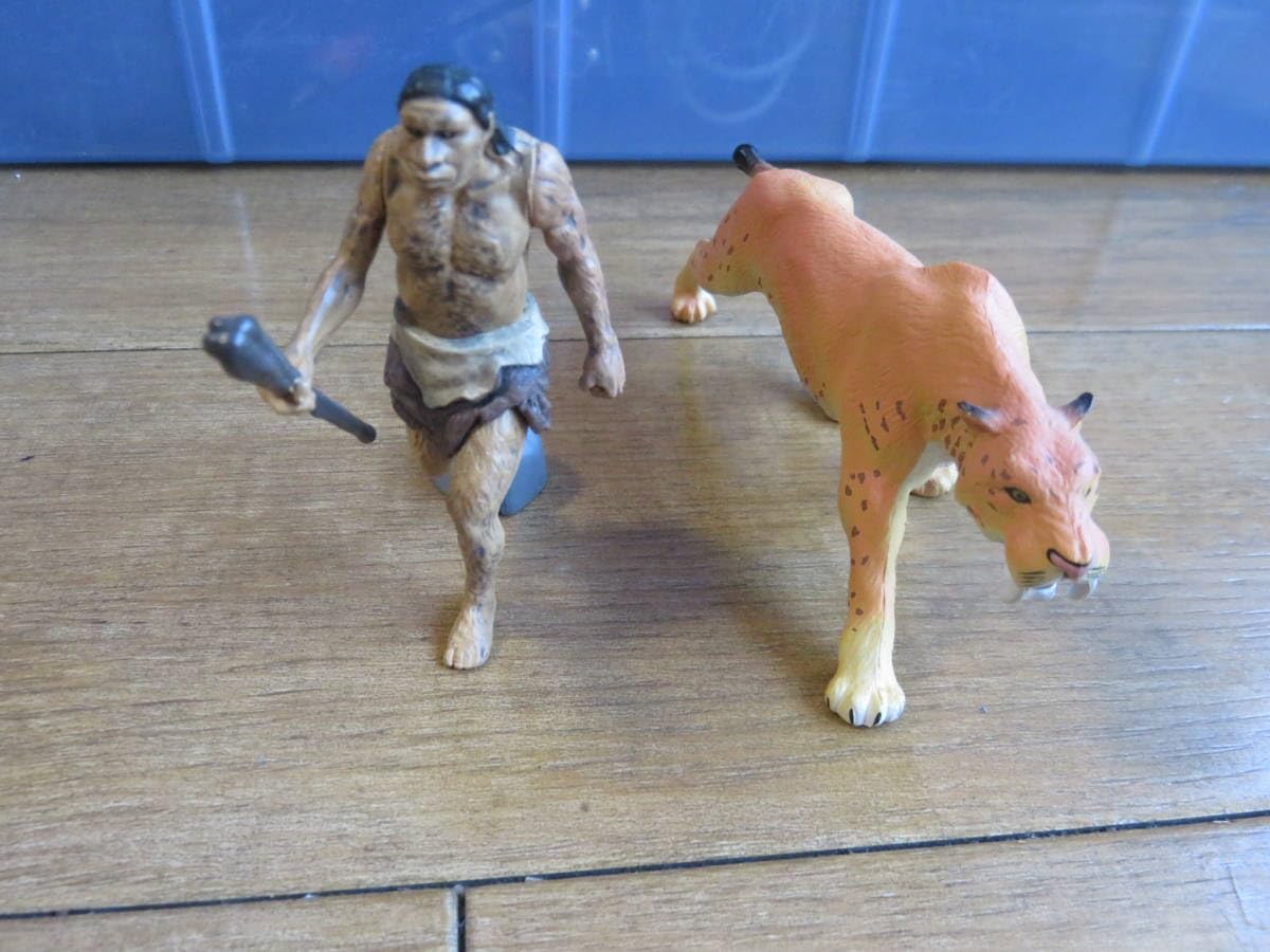 Amazon | 絶版の古代生物フィギュア アニア AL-10 サーベルタイガー