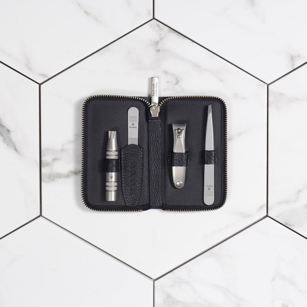 DOVO Set 4 - Luxus Pflegeset mit Nagelschere, Klipette Nasenhaarschneider, Pinzette und Nagelfeile im Lederetui