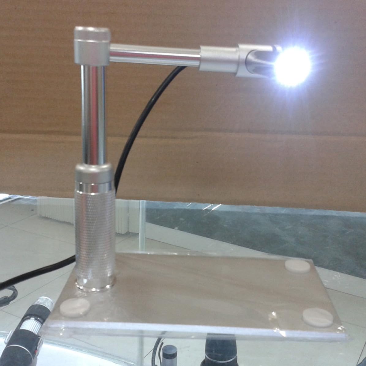 KICHOUSE Microscopio USB Digital Portátil 600x con 8 Luces LED Ajustables, Soporte Incluido, Compatible con Windows Xp/vista/7/8, Aumento para Inspección Industrial y Escolar