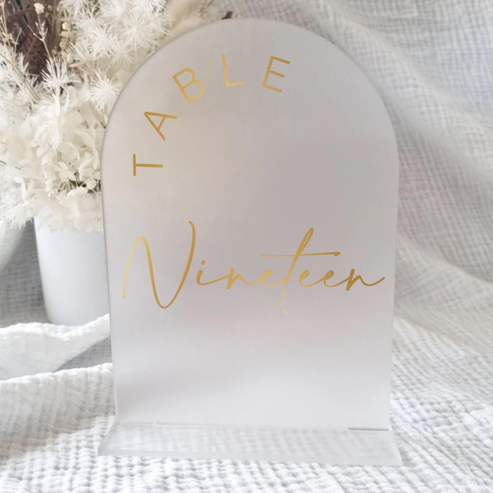 Tischnummern 1-20 mit Ständer, mattierter Bogen, 12,7 x 17,8 cm, mattiertes Acryl-Schild mit goldener Schrift, mattierte und goldene Tischnummern für Hochzeit