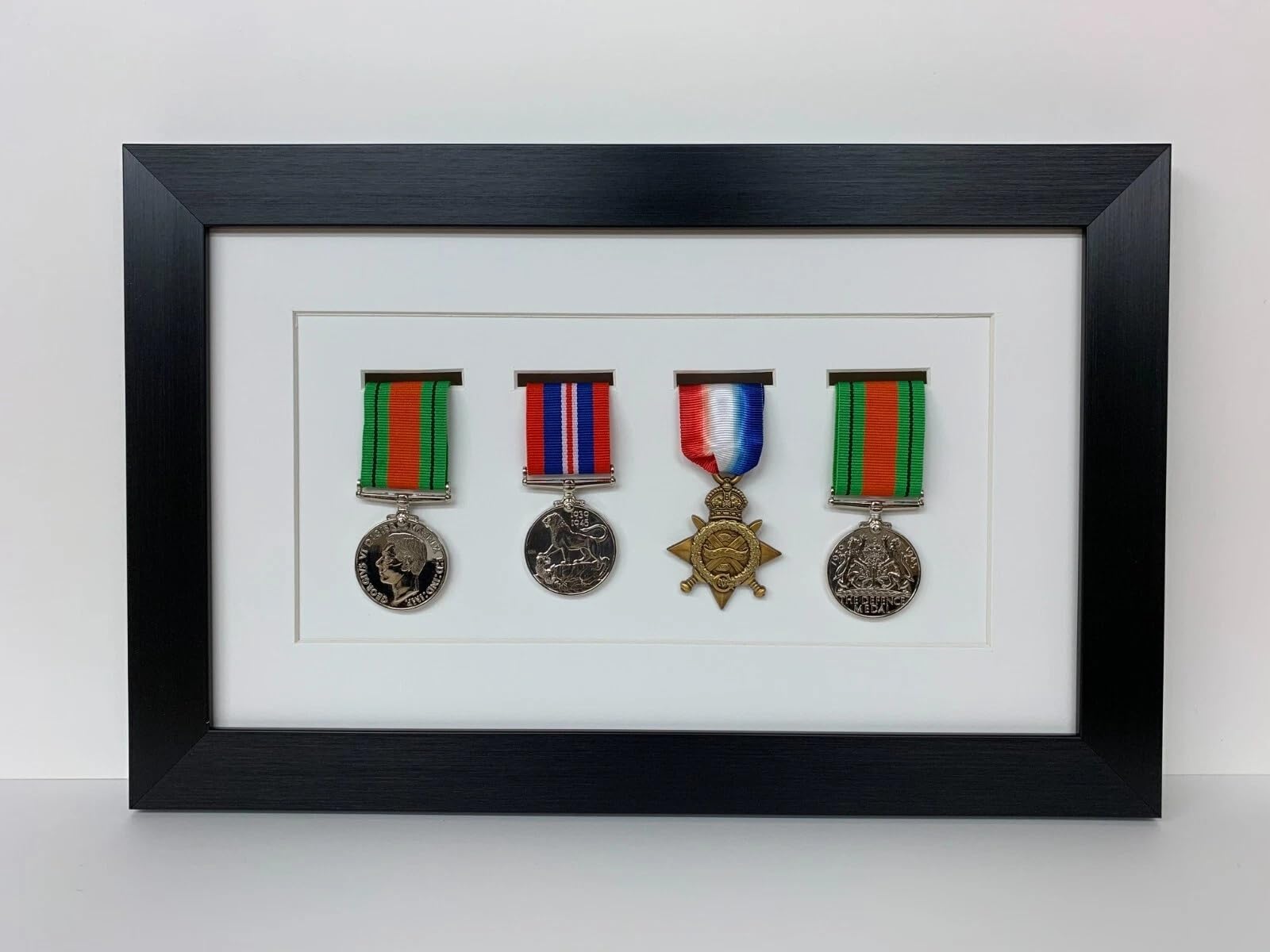 Kwik Picture Framing Ltd 4 Medal Military World War Display Frame 40x26cm, White Mount - Military Shadow Box Display Case | Army Navy RAF Memorabilia Wall Holder