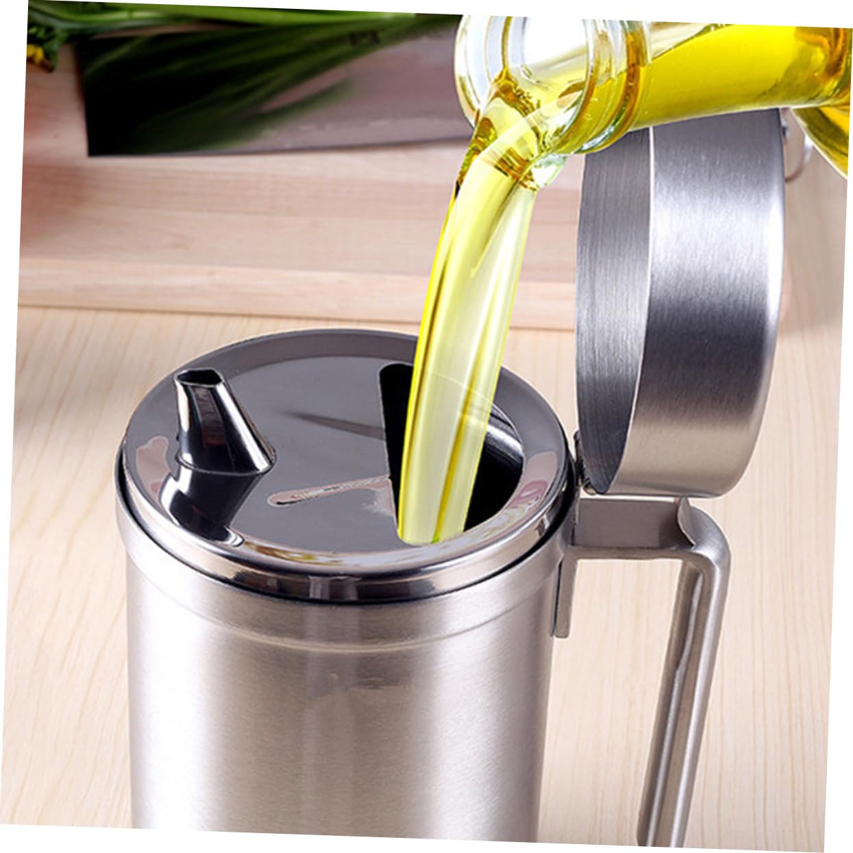 Dispenser Olio in Acciaio Ermetico Oliera Antigoccia per Cucina e Condimenti Liquidi come Olio e Salsa Contenitore Dosatore Resistente e