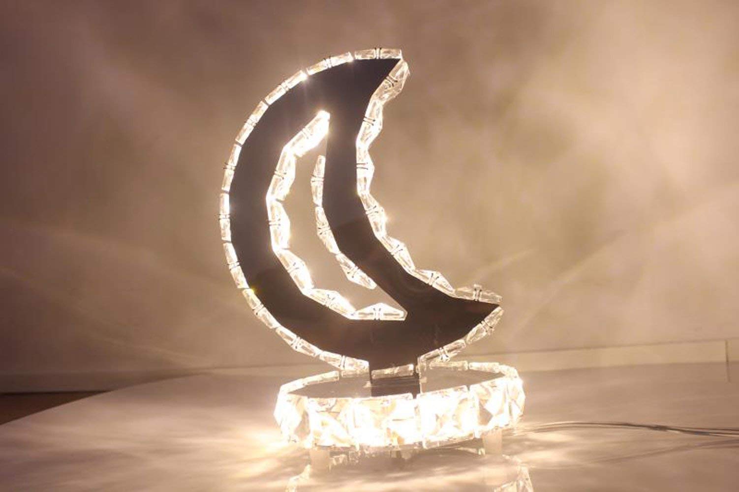 Lámpara de cristal sofisticada con base de metal para salón de diseño exclusivo