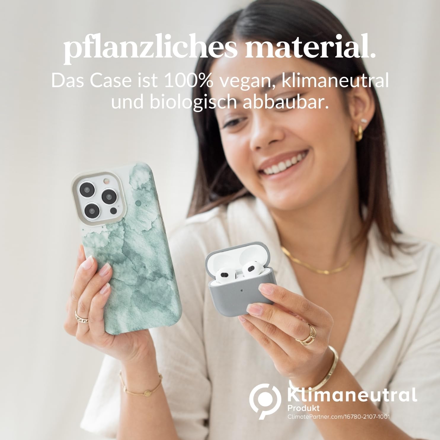 Woodcessories - Change Case, Nachhaltige Handykette abnehmbar kompatibel mit iPhone 16 Pro Hülle mit Band Aqua Green - biologisch abbaubar