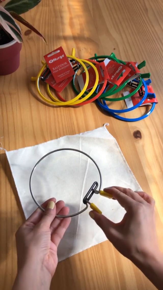 Amazon.com: Nurge Metal Embroidery Hoops - Premium Spring Tension