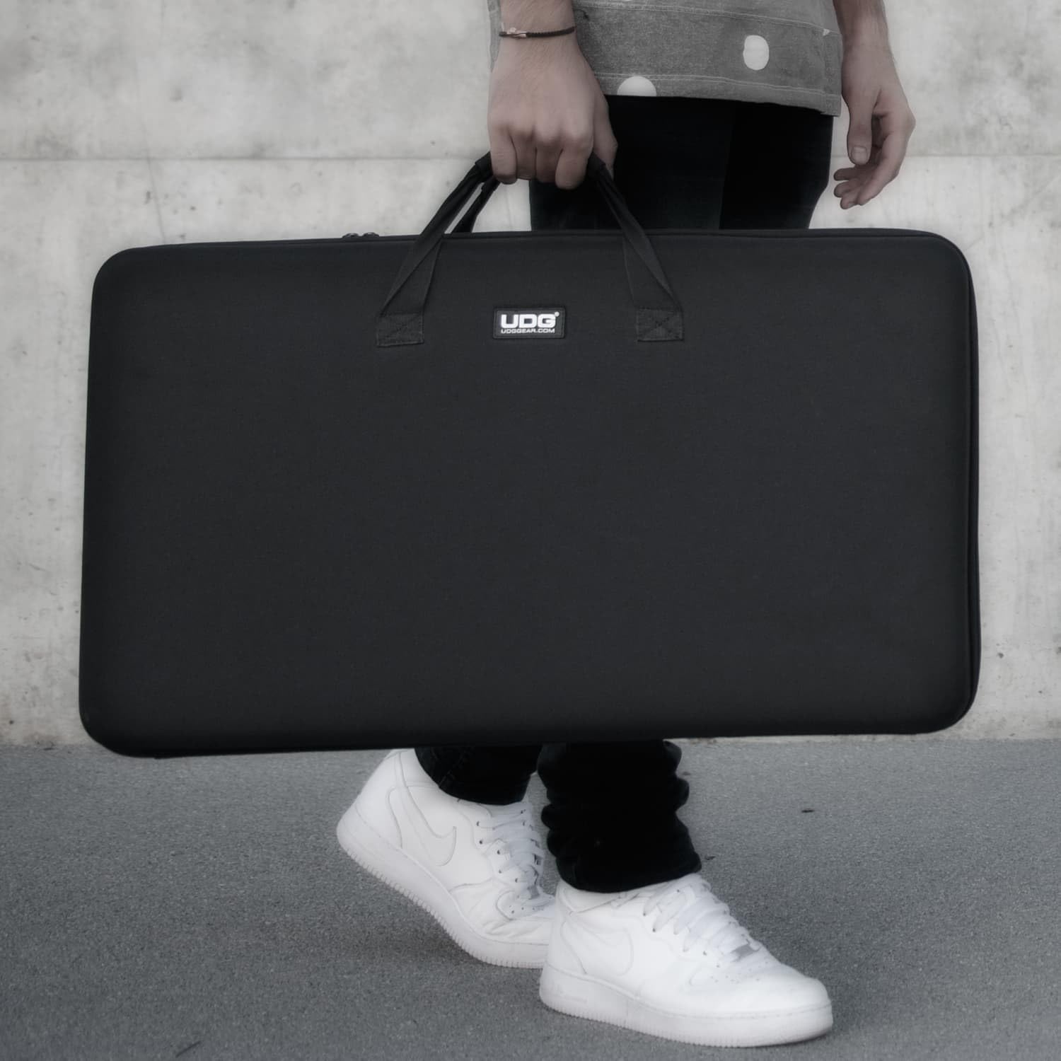 Custodia rigida UDG Creator Controller