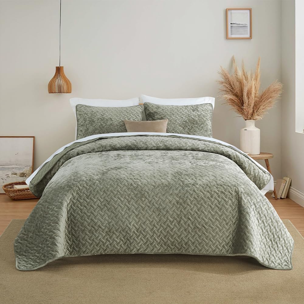 Velvet Bedspread Quilt Bedding Sets,Luxury Elegant Ultra Soft Velvet Comforters Coverlet Blankets,Weave Stitching Pattern Cotton Quilted Bedspread for All Seasons,Olive Green,King Size