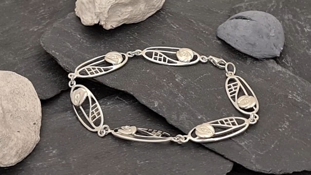 Bracciale Rigido Placcato Argento Sterling A Forma Di Chiodo Modellato A Spirale