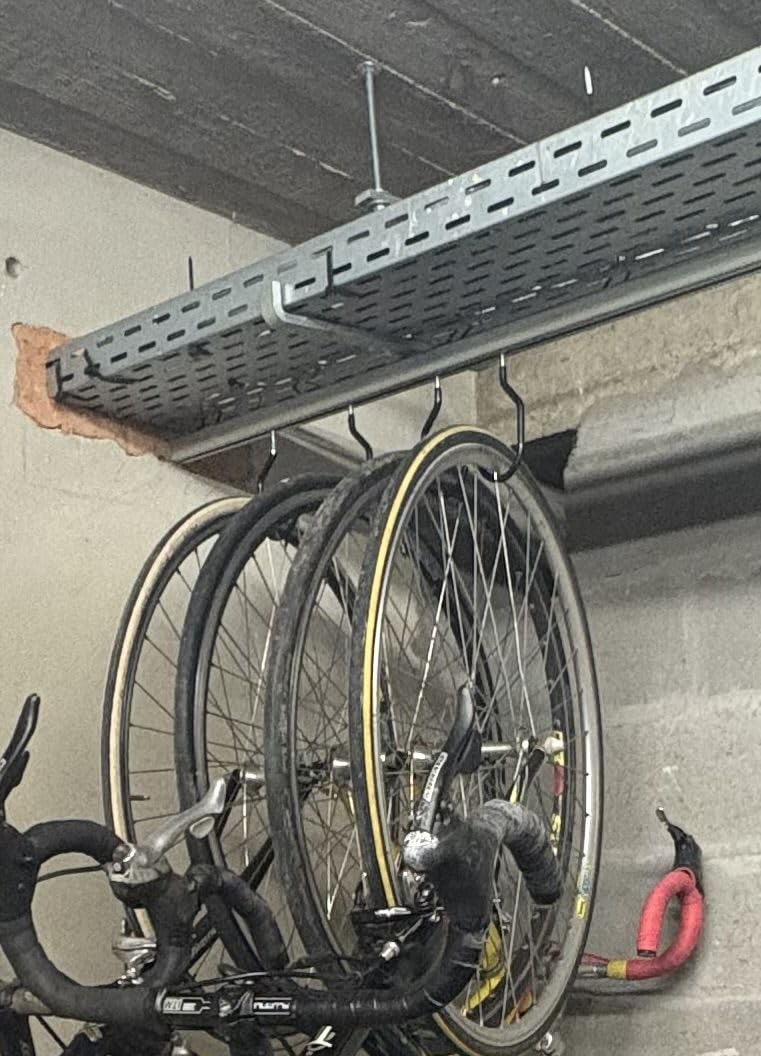 ATTAS Soporte de techo para bicicleta, riel de 1 metro, 5 carros con gancho para bicicleta, acero galvanizado, soporte para 5 bicicletas | Soporte para bicicleta con 5 ganchos y soporte de techo