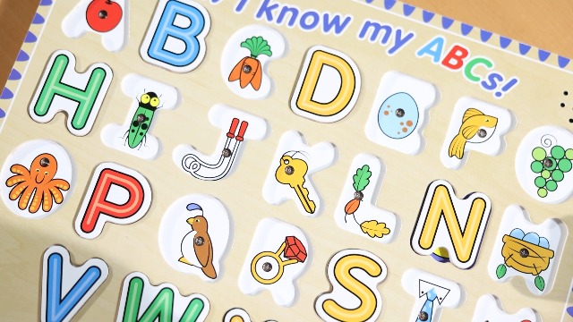 Amazon.com: Melissa & Doug Wooden Alphabet Sound Puzzle - Wooden