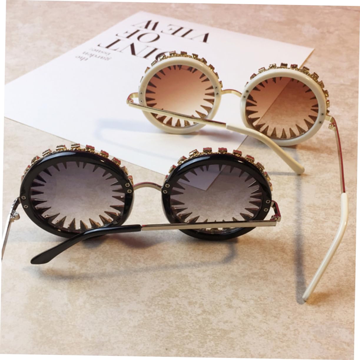 Healvian Occhiali da sole a rivetta retrò moda occhiali da sole per feste occhiali da sole oversize a forma di occhiali da sole donna occhiali da sole estetici Lega di zinco Nero