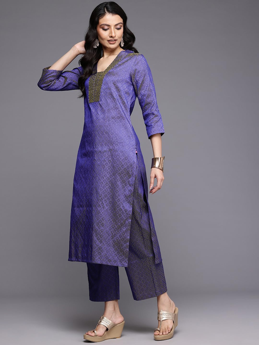 Varanga Women Blue Jacquard V Neck Kurta With Bottom And Dupatta