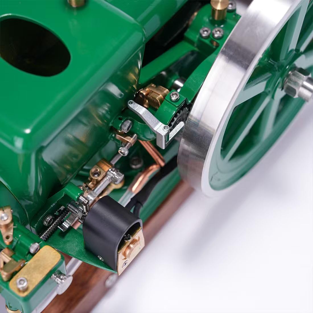 Benzinmotor-Modellbausatz, Retrol & OKMO Miniatur-Einzylinder-4-Takt-wassergekühlter horizontaler Benzinmotor mit Holzdisplayständer & Zündanlage, Retro-industrielles mechanisches Sammlerstück