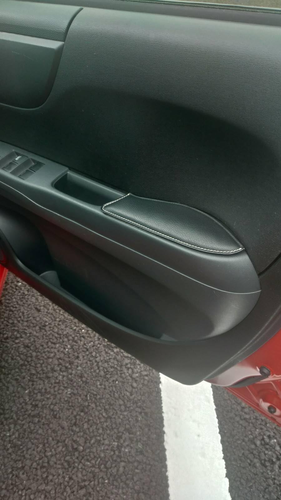 ドアアームレスト 合成皮革 黒 楽天市場】【20日限定、全品ポイント5倍！】新型 シエンタ ドア